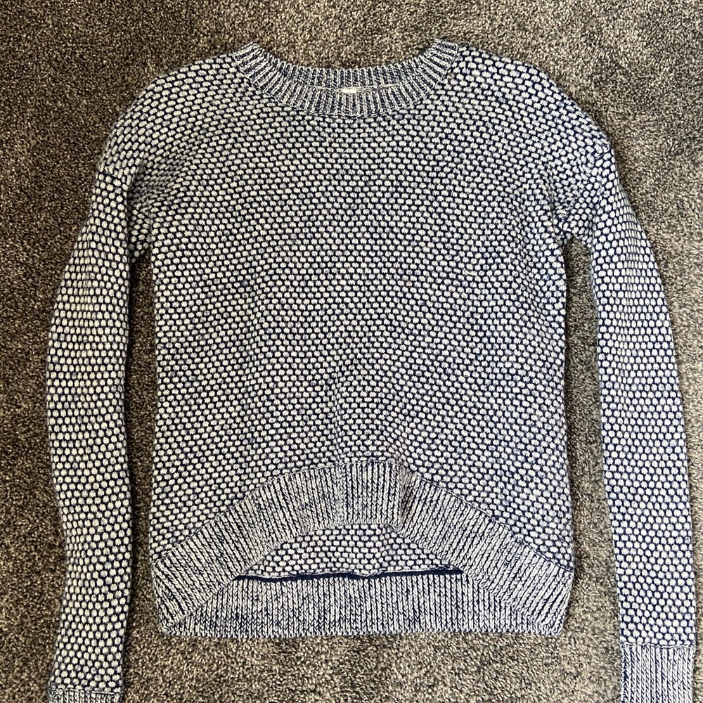Lululemon cropped knit pullover sweater